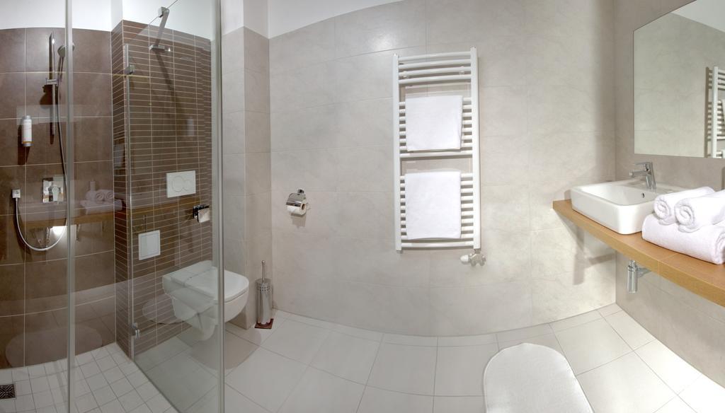 Sareza Hotel ออสตราวา ภายนอก รูปภาพ